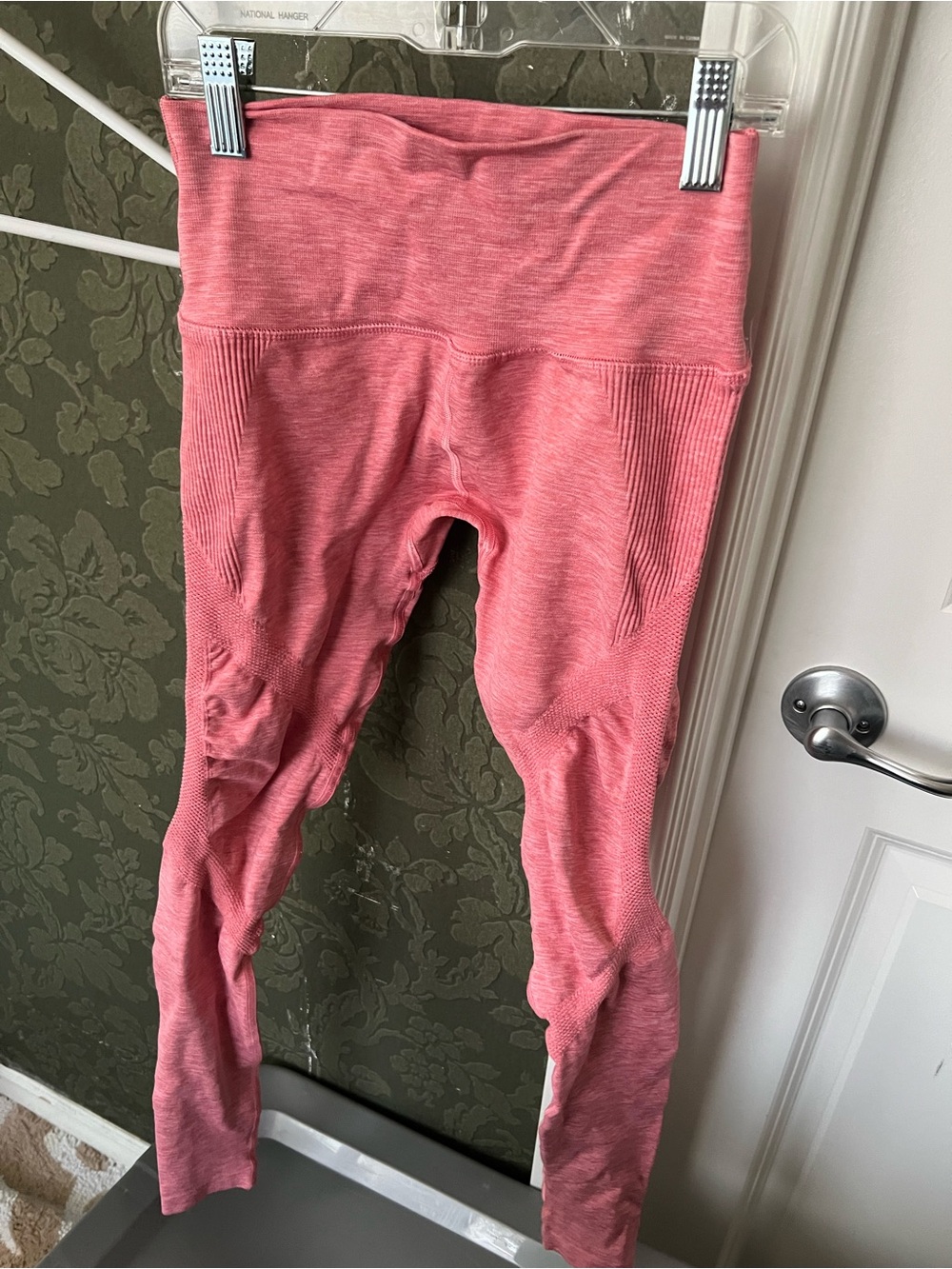 Alphalete Seamless High-Waist Coral Pink Leggings